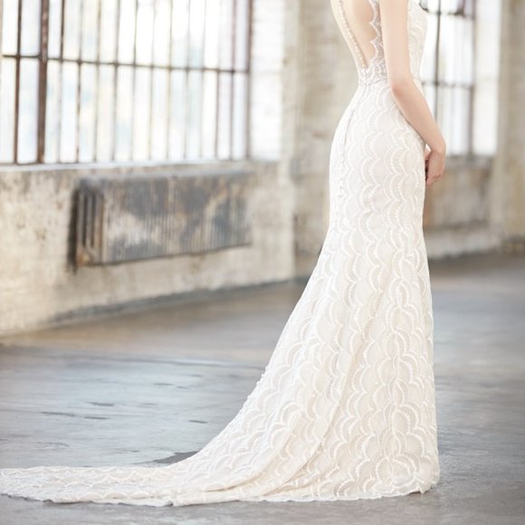 Sample Wedding Dress, Allure Madison James Vintage Lace, Leg Slit ,BLING , Sexy - Picture 5 of 6